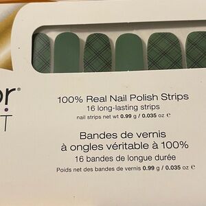 Color Street STAY IN CHECK Green Plaid Nail Polish Strips